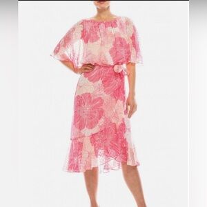 Gabby Skye Butterfly Sleeve Blouson Floral Chiffon Dress